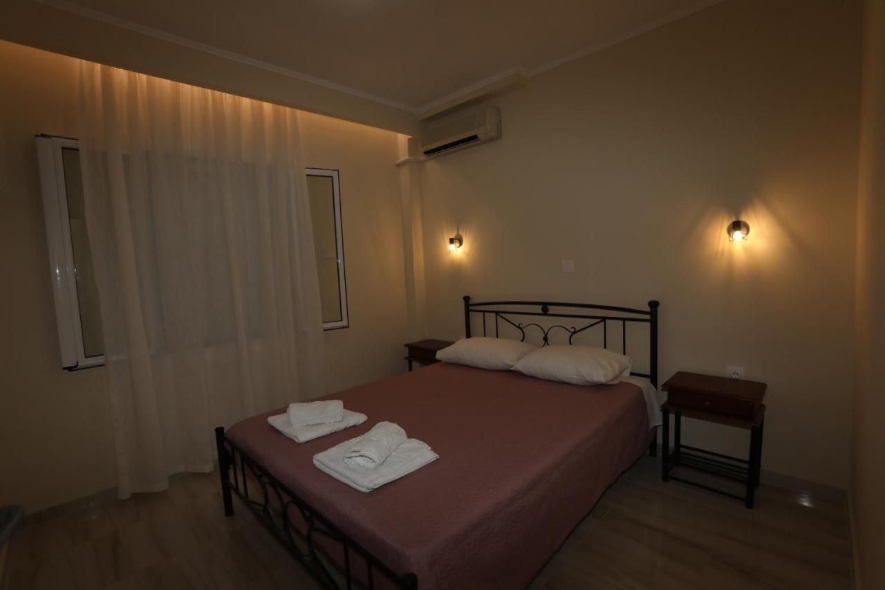 Angelos Apartments Lixouri Esterno foto