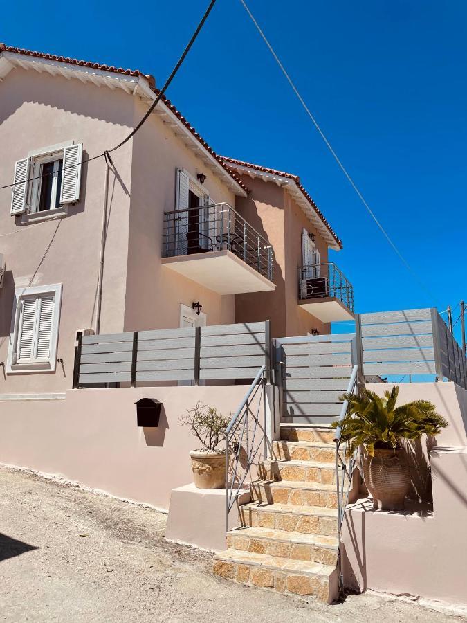 Angelos Apartments Lixouri Esterno foto
